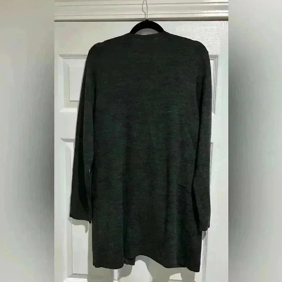 Calvin Klein Wool Blend Gray Buckled Cardigan size Large - Picture 2 of 4